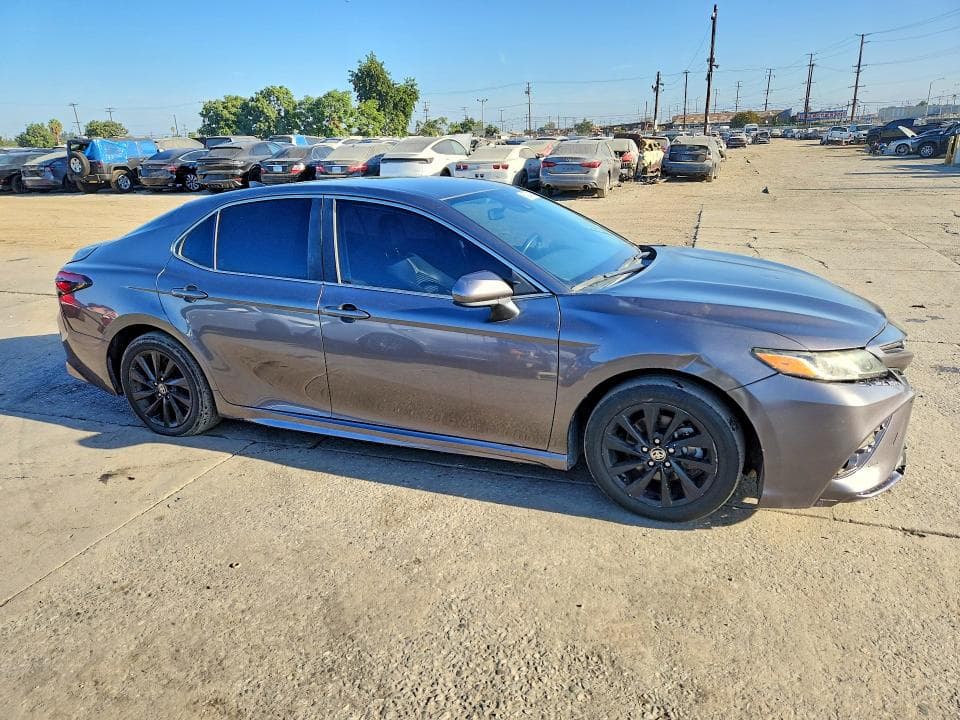 2019 TOYOTA CAMRY SE 4