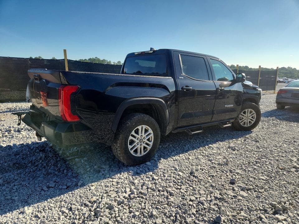 2024 TOYOTA TUNDRA SR5 3