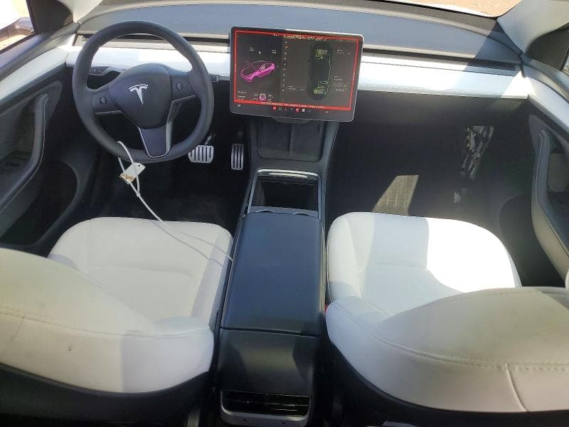 2024 TESLA MODEL Y 8