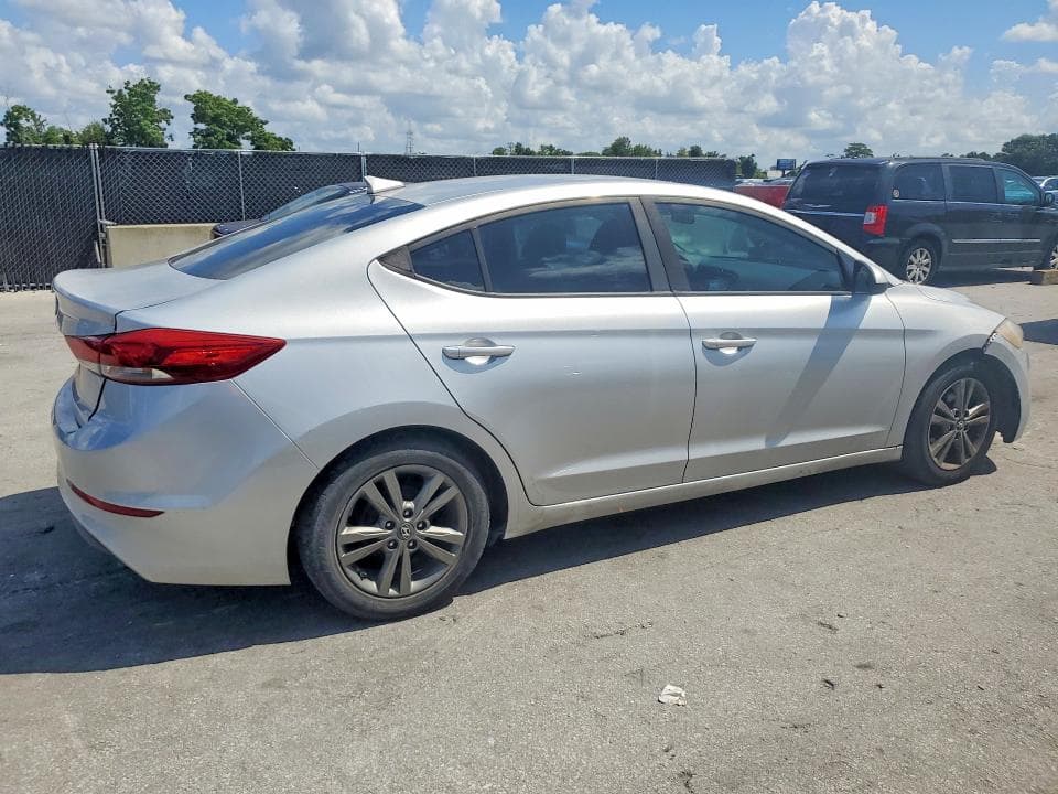 2017 HYUNDAI ELANTRA SE 3