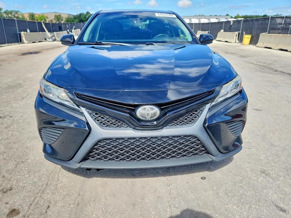 2020 TOYOTA CAMRY SE 5