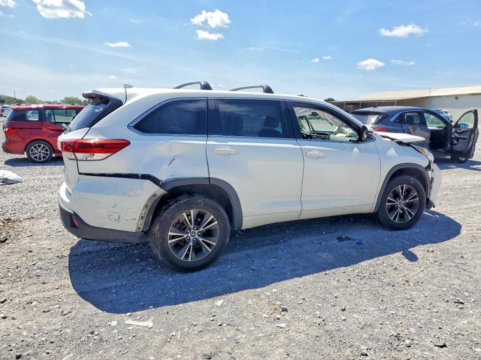 2017 TOYOTA HIGHLANDER LE PLUS 3
