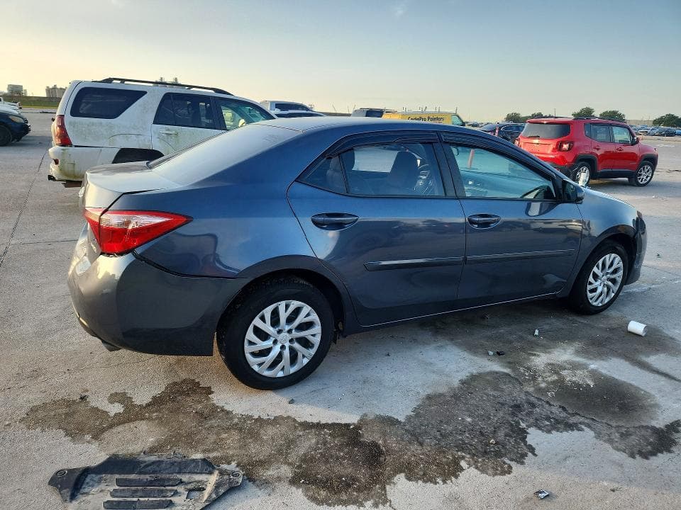 2018 TOYOTA COROLLA LE 3