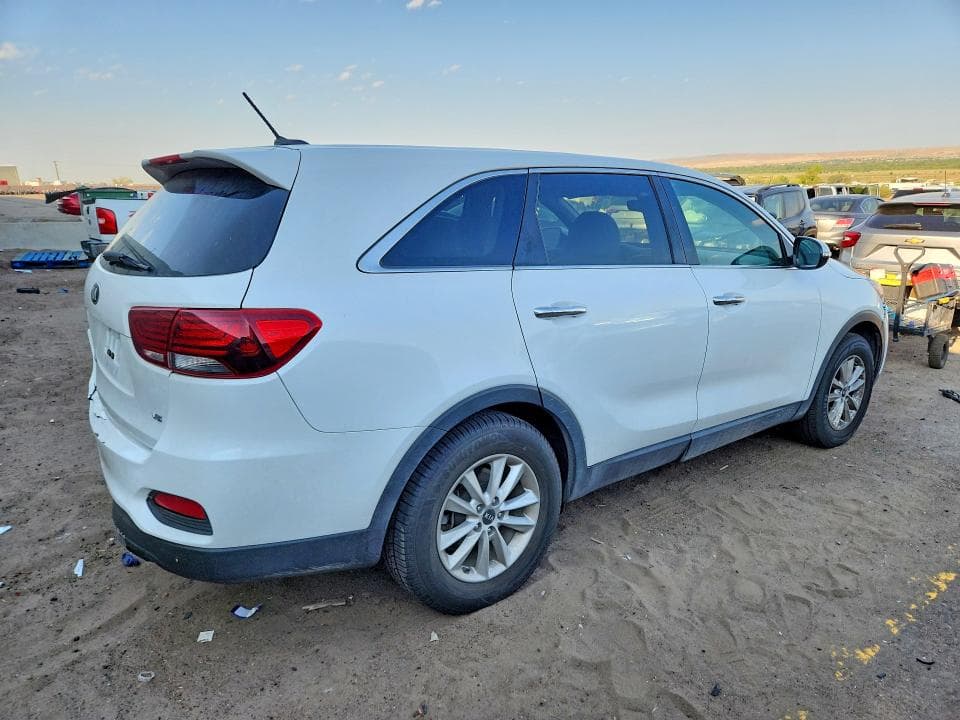 2019 KIA SORENTO LX V6 3