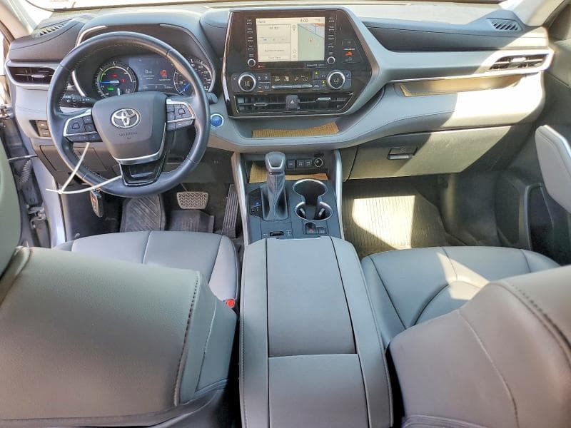 2021 TOYOTA HIGHLANDER HYBRID XLE 8
