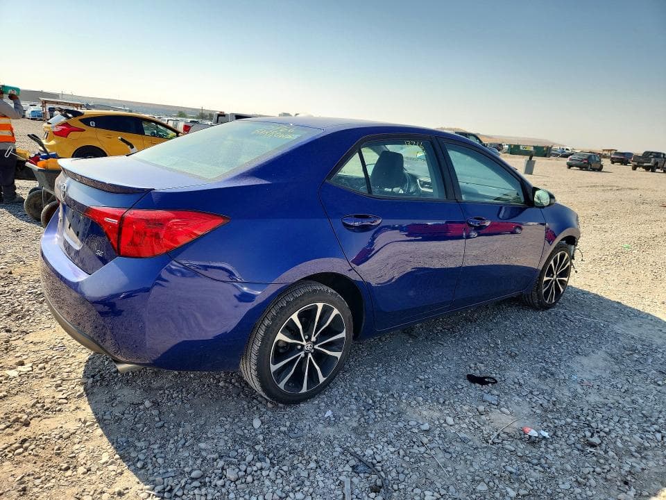 2017 TOYOTA COROLLA SE 3