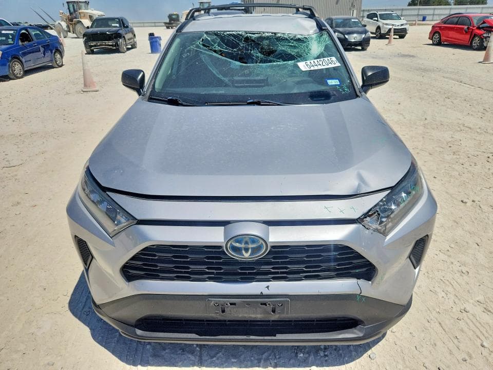 2020 TOYOTA RAV4 LE 5
