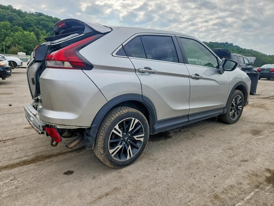 2023 MITSUBISHI ECLIPSE CROSS SE 3