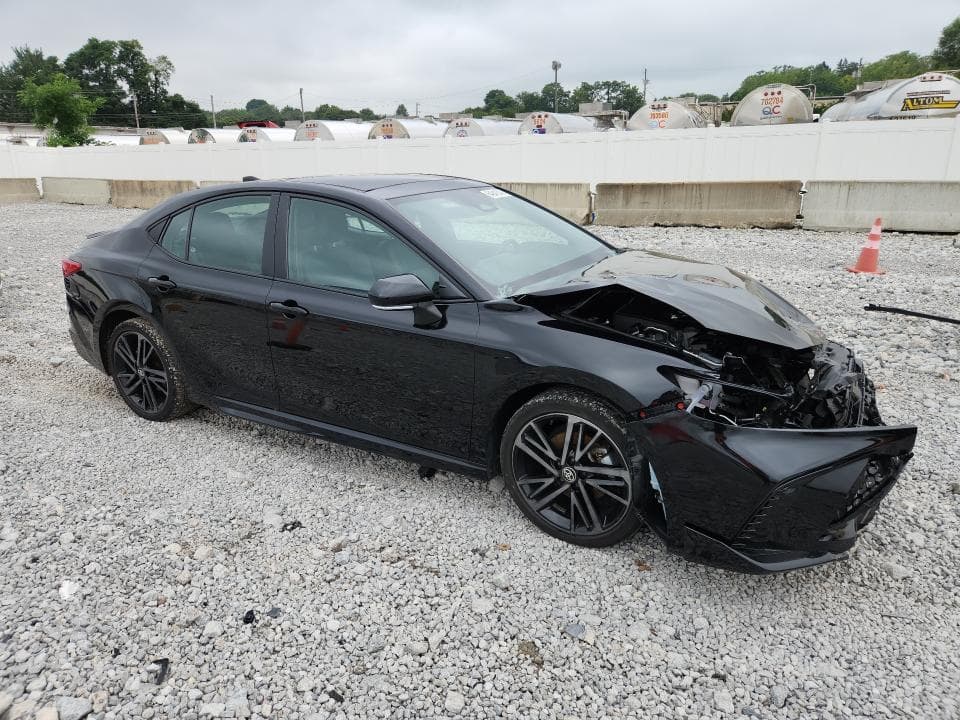2025 TOYOTA CAMRY XSE 4