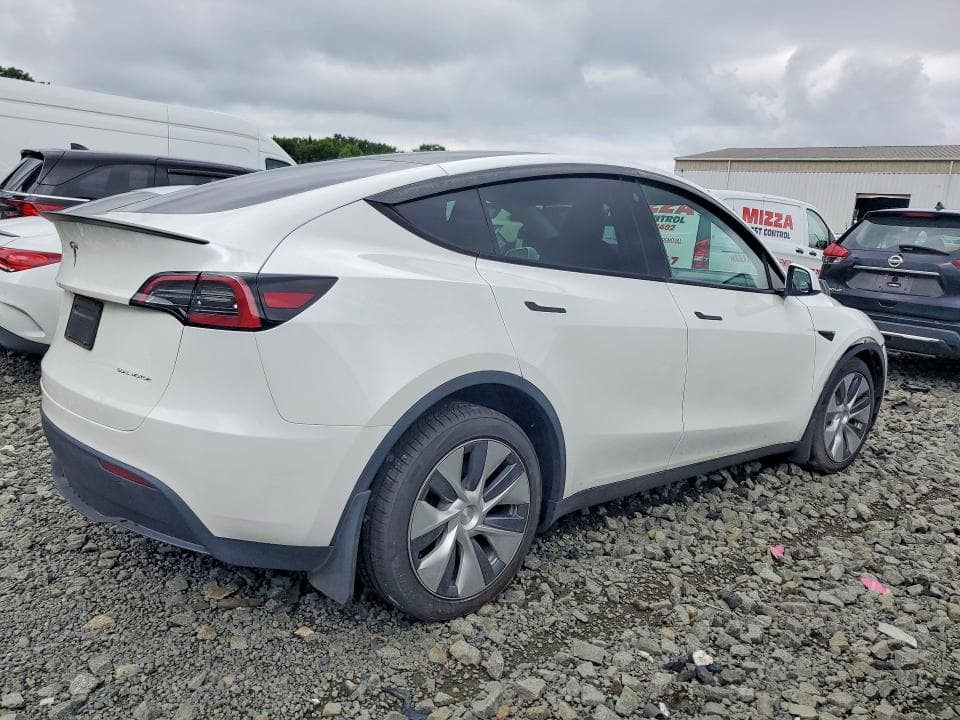 2023 TESLA MODEL Y 3