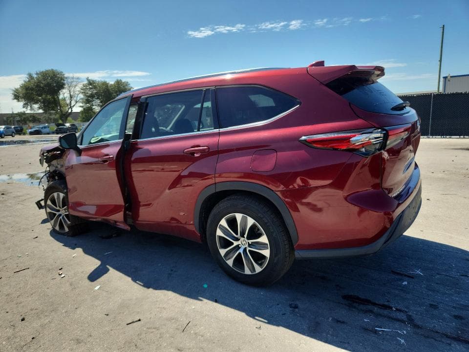 2021 TOYOTA HIGHLANDER XLE 2
