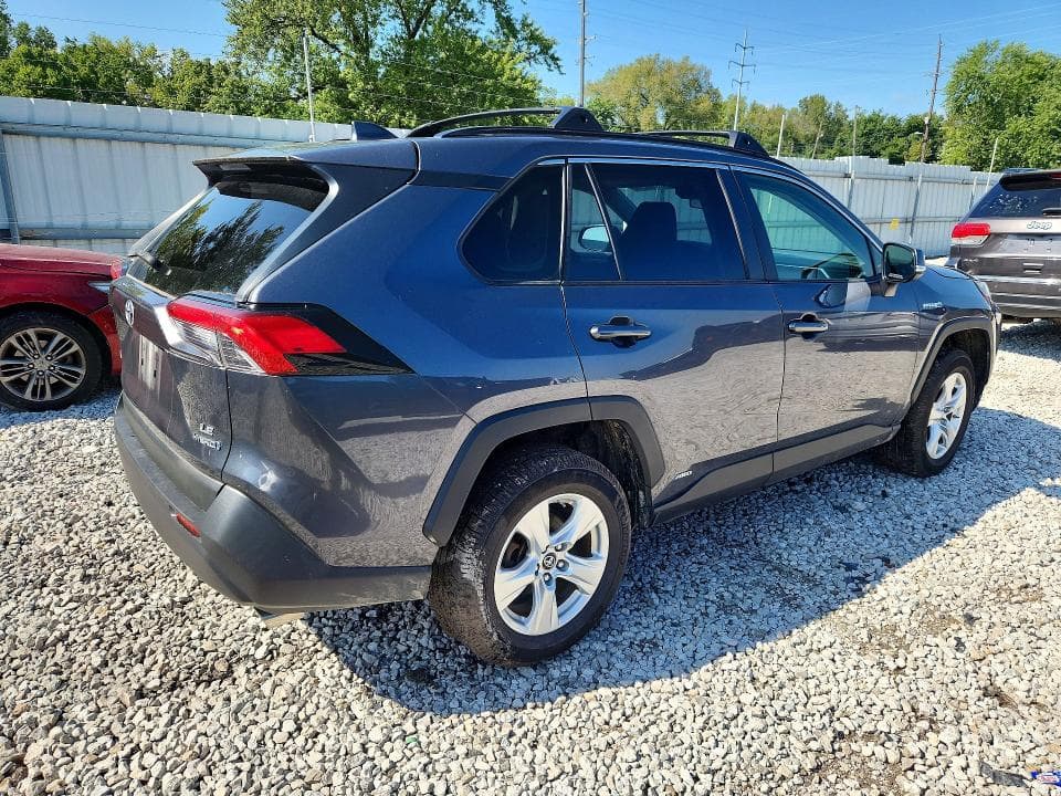 2019 TOYOTA RAV4 LE 3