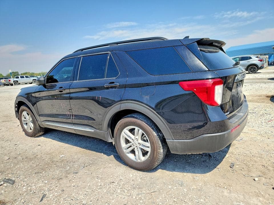 2021 FORD EXPLORER XLT 2