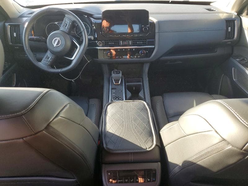 2024 NISSAN PATHFINDER SL 8