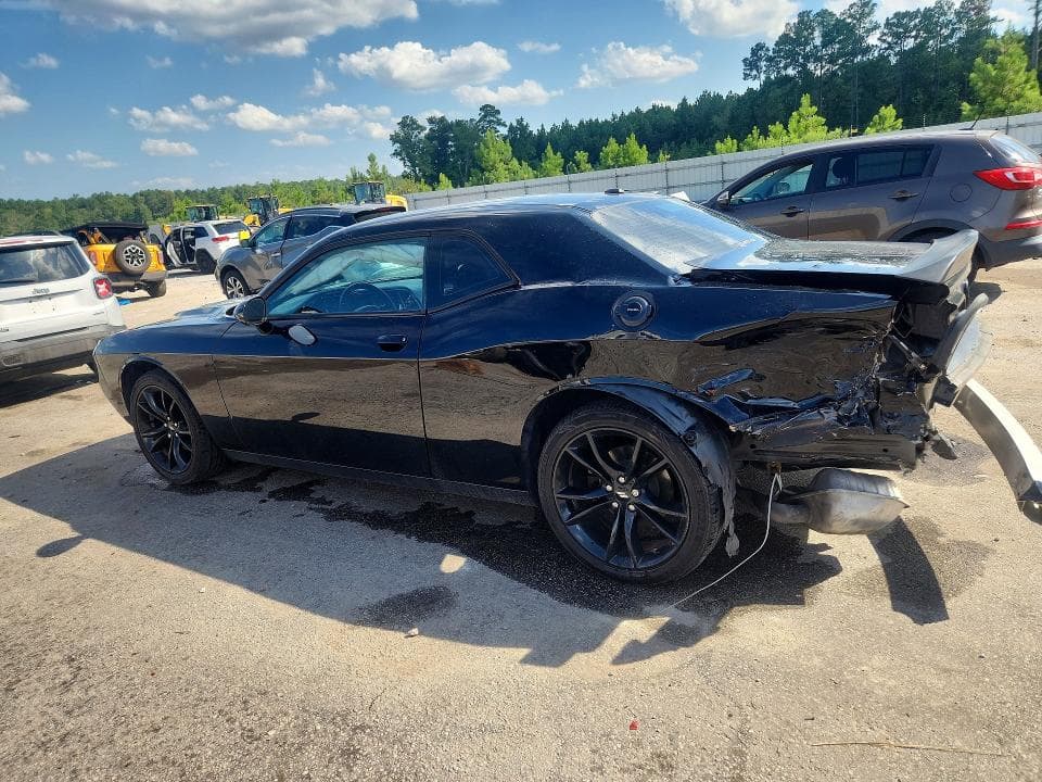 2018 DODGE CHALLENGER SXT 2