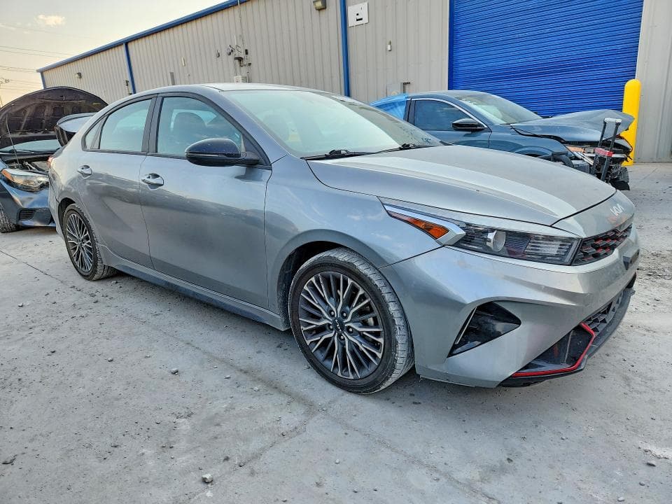 2023 KIA FORTE GT LINE 4