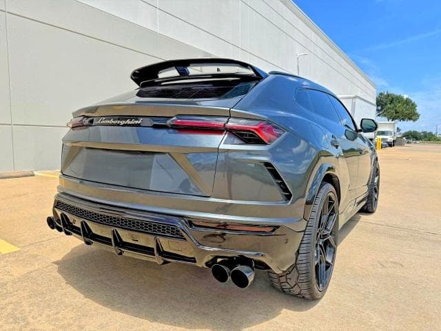 2019 LAMBORGHINI URUS 4