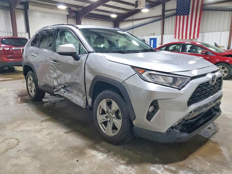 2021 TOYOTA RAV4 XLE 4