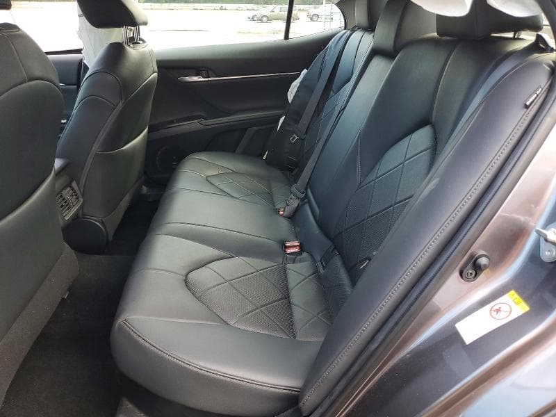 2019 TOYOTA CAMRY HYBRID XLE 10