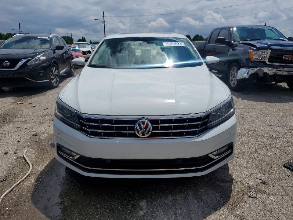 2018 VOLKSWAGEN PASSAT SE 5