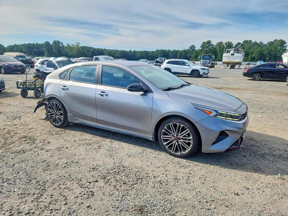 2023 KIA FORTE GT 4
