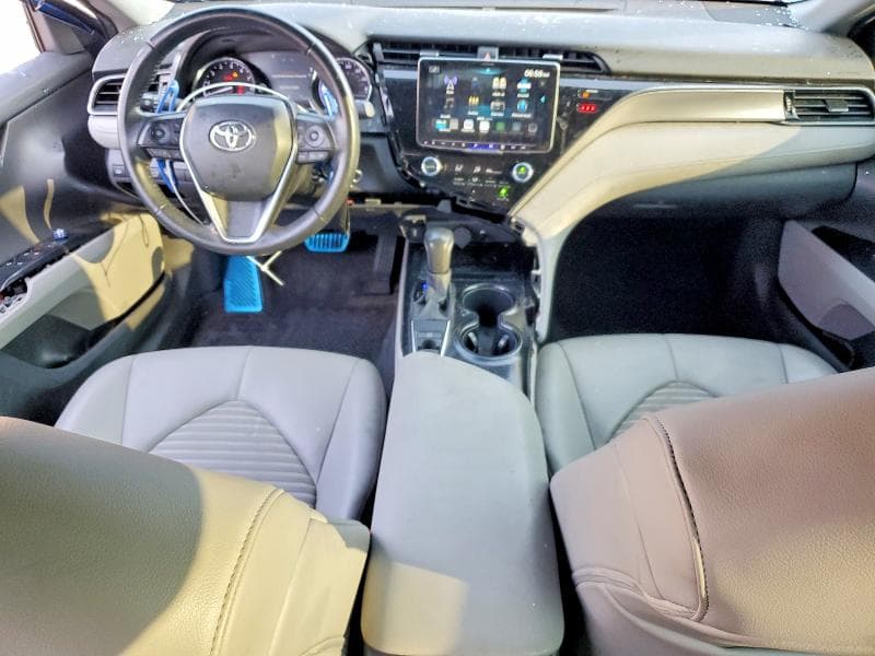2020 TOYOTA CAMRY SE 8