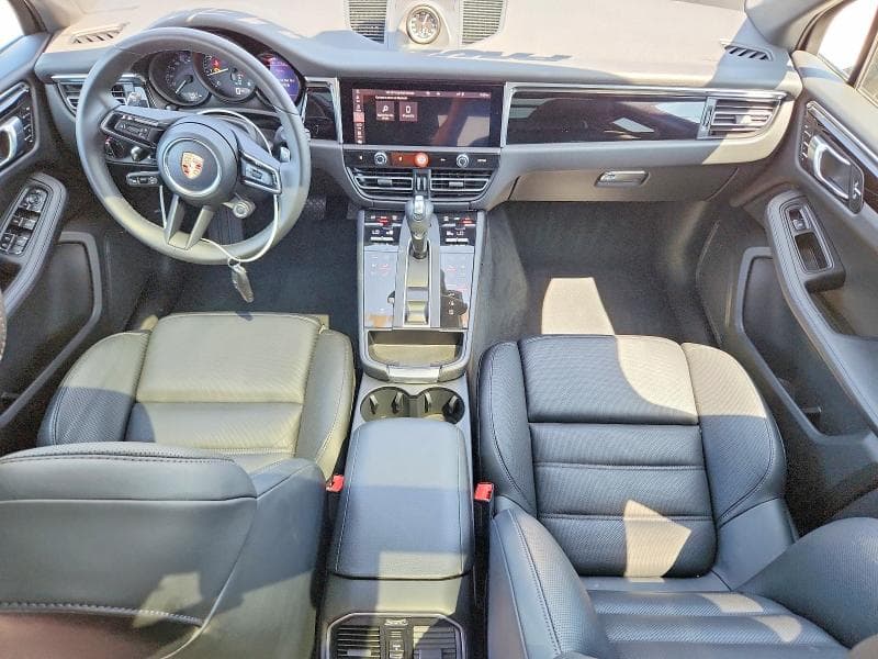 2026 PORSCHE MACAN BASE 8