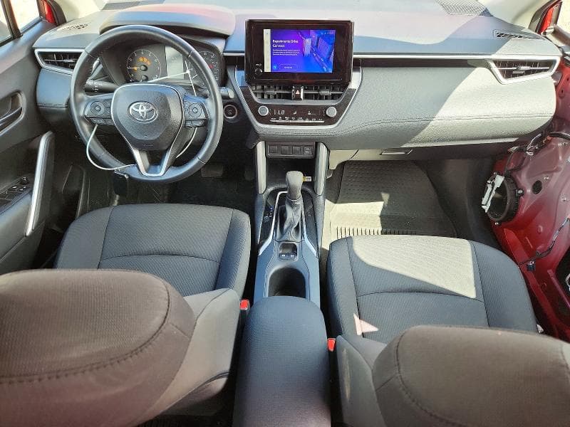 2023 TOYOTA COROLLA CROSS LE 8