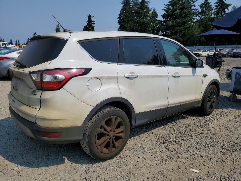 2017 FORD ESCAPE SE 3