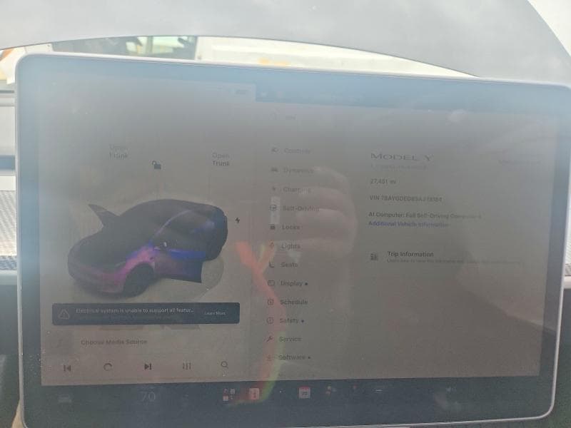 2025 TESLA MODEL Y 9