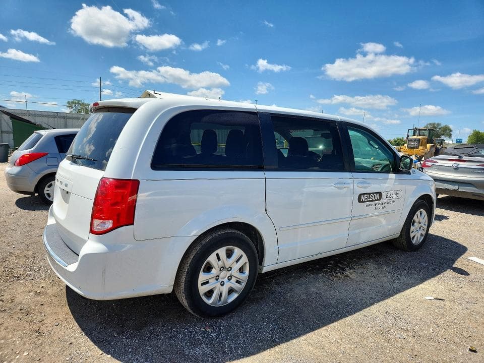 2017 DODGE GRAND CARAVAN SE 3