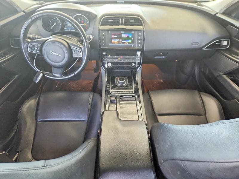 2018 JAGUAR XE 8