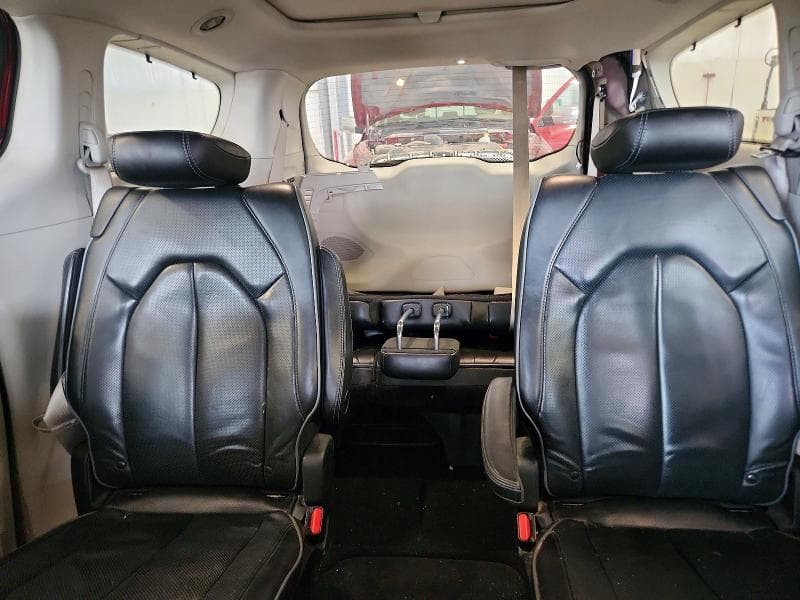 2018 CHRYSLER PACIFICA LIMITED 10