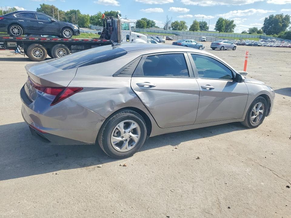 2021 HYUNDAI ELANTRA SE 3