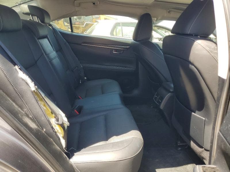 2018 LEXUS ES 300H 10