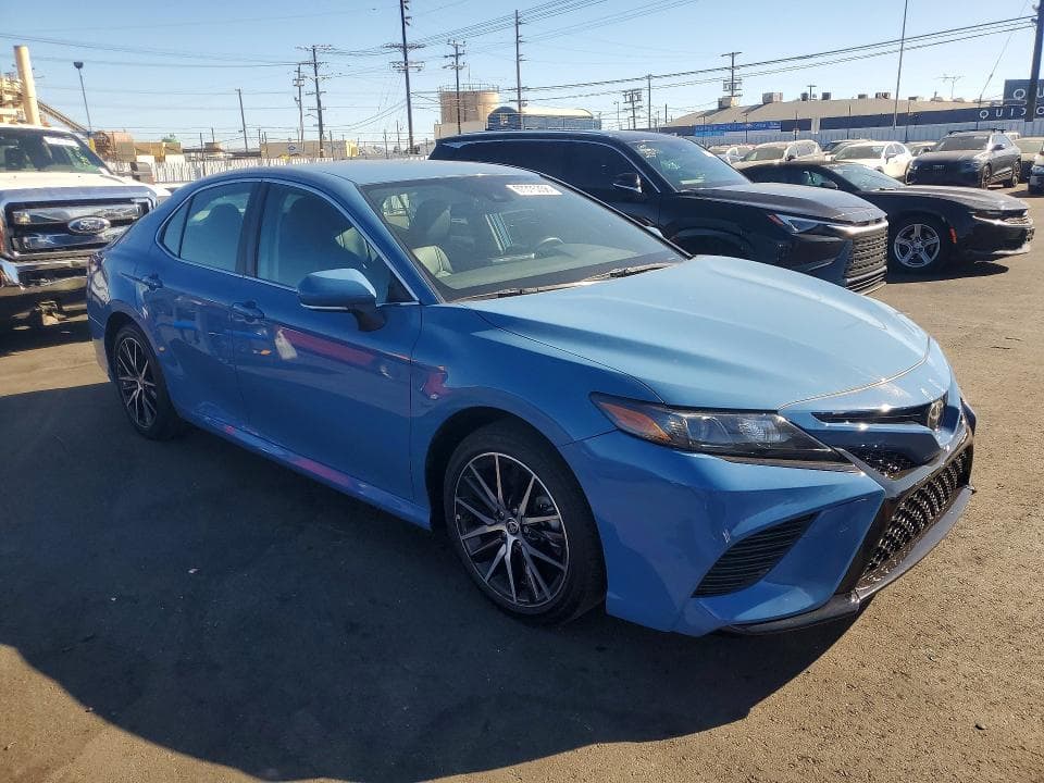 2023 TOYOTA CAMRY SE 4