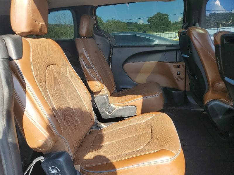 2017 CHRYSLER PACIFICA LIMITED 11