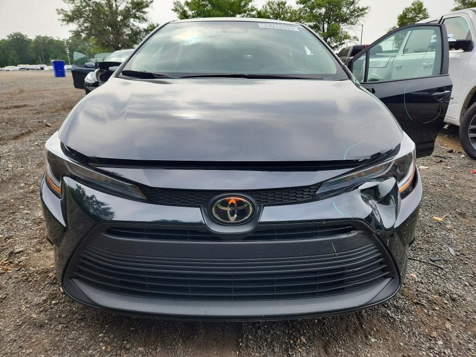 2025 TOYOTA COROLLA LE 5