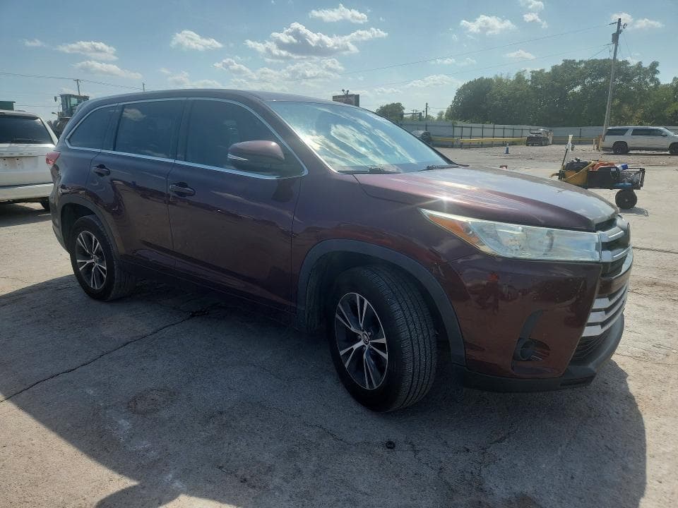 2018 TOYOTA HIGHLANDER LE 4