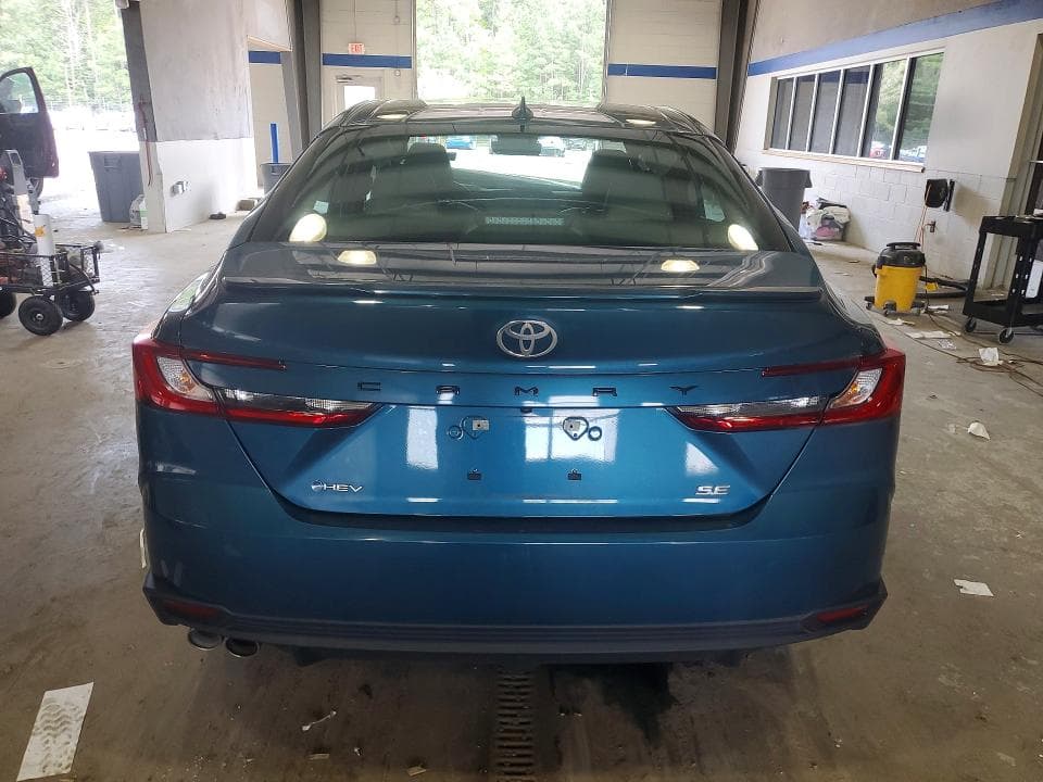 2025 TOYOTA CAMRY SE 6