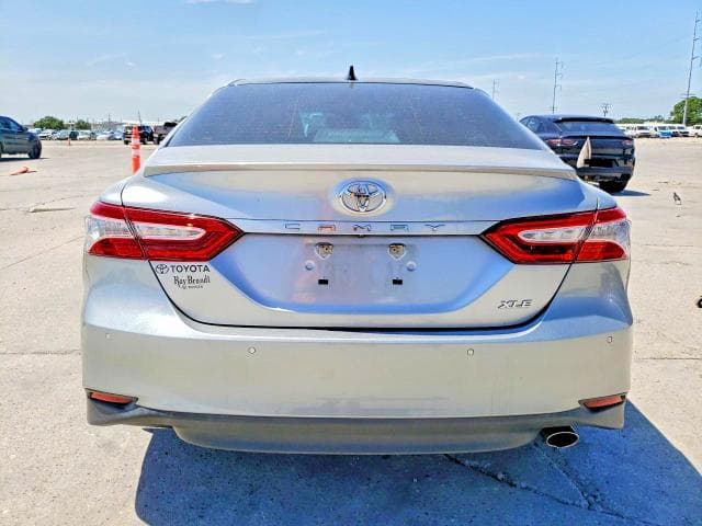 2018 TOYOTA CAMRY XLE 6