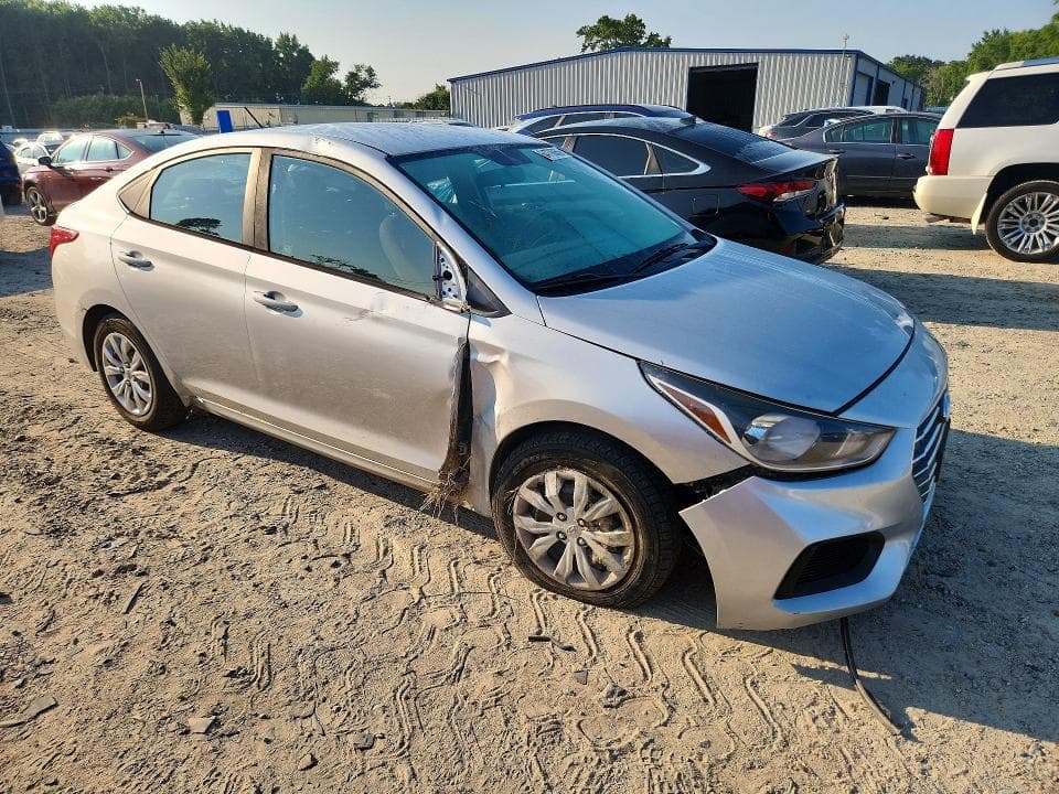 2019 HYUNDAI ACCENT SE 4
