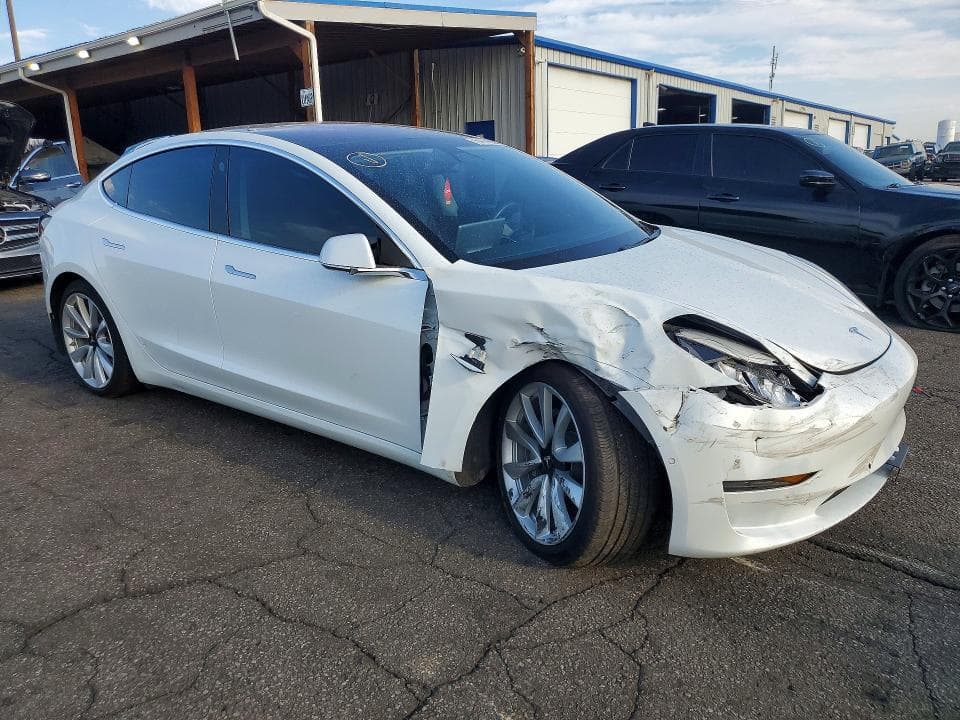 2018 TESLA MODEL 3 4