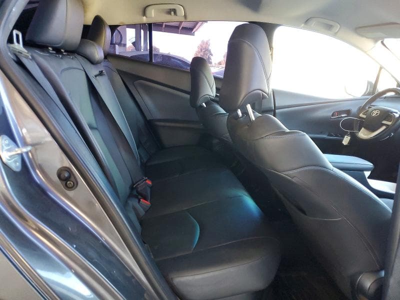 2017 TOYOTA PRIUS THREE TOURING 10
