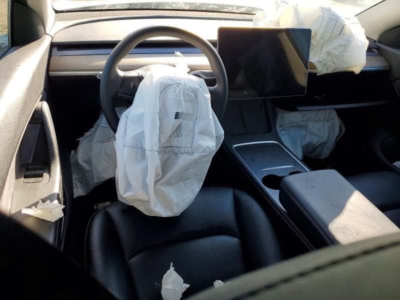 2022 TESLA MODEL Y 8