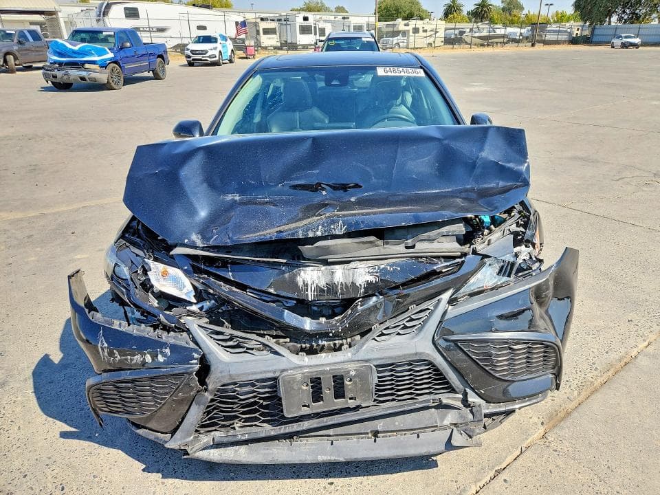 2022 TOYOTA CAMRY HYBRID SE 5