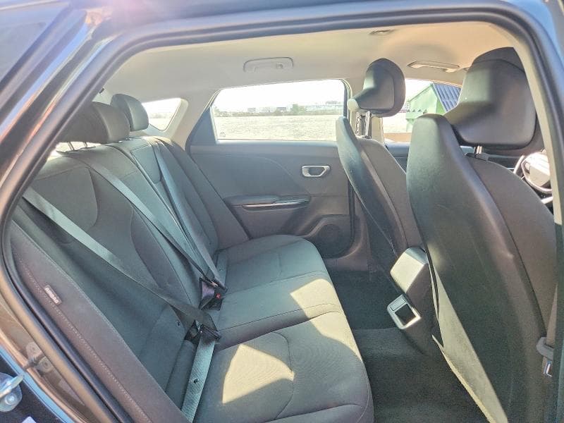 2026 KIA K4 LXS 10