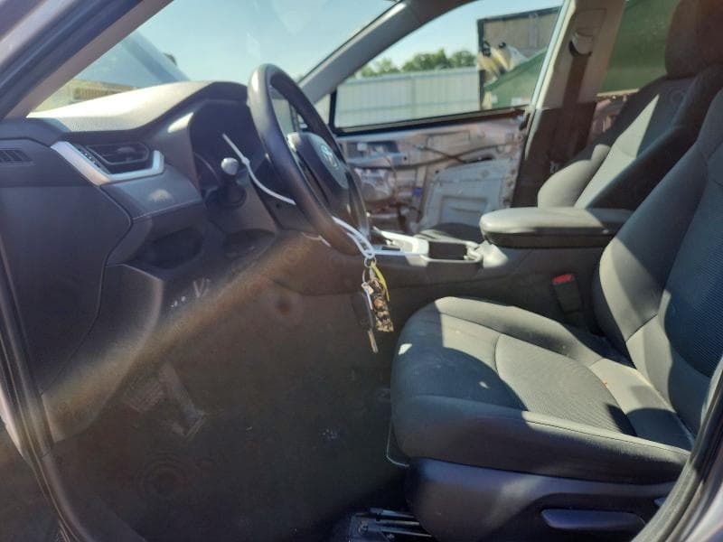 2019 TOYOTA RAV4 LE 7