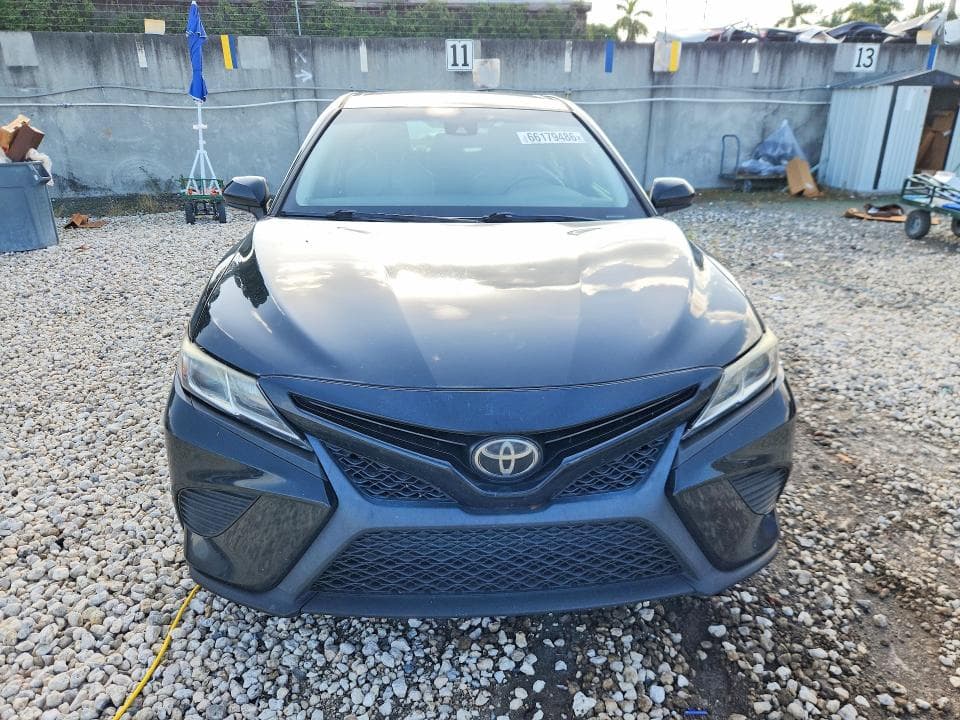 2018 TOYOTA CAMRY SE 5