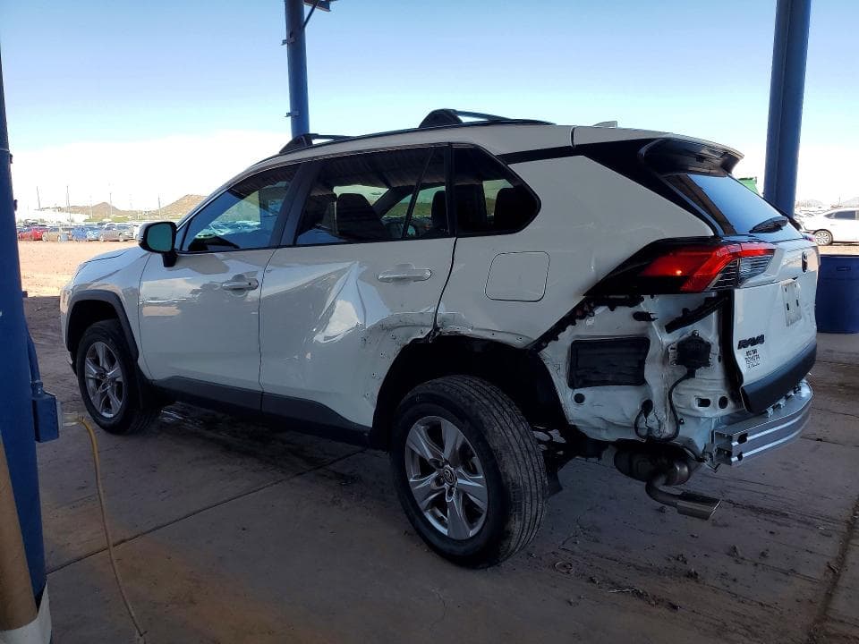 2025 TOYOTA RAV4 XLE 2